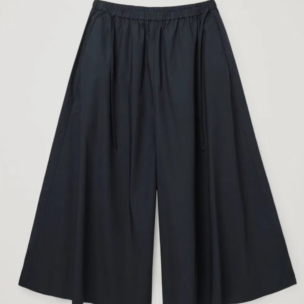 COS Wide Leg Pants in Dark Navy blue.